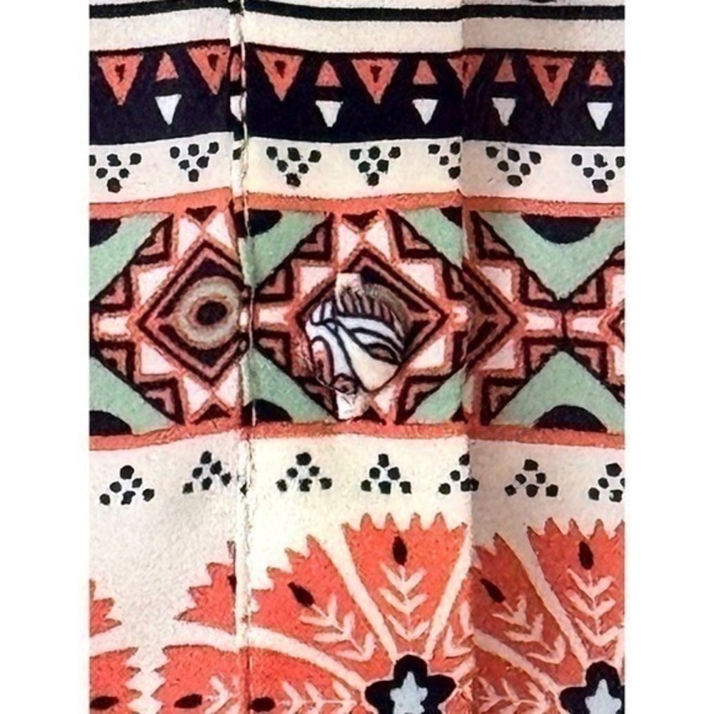 Torrid Plus 3X Boho Elephant Tribal Button Back Detain Flowy Festival Blouse EUC - Picture 7 of 15